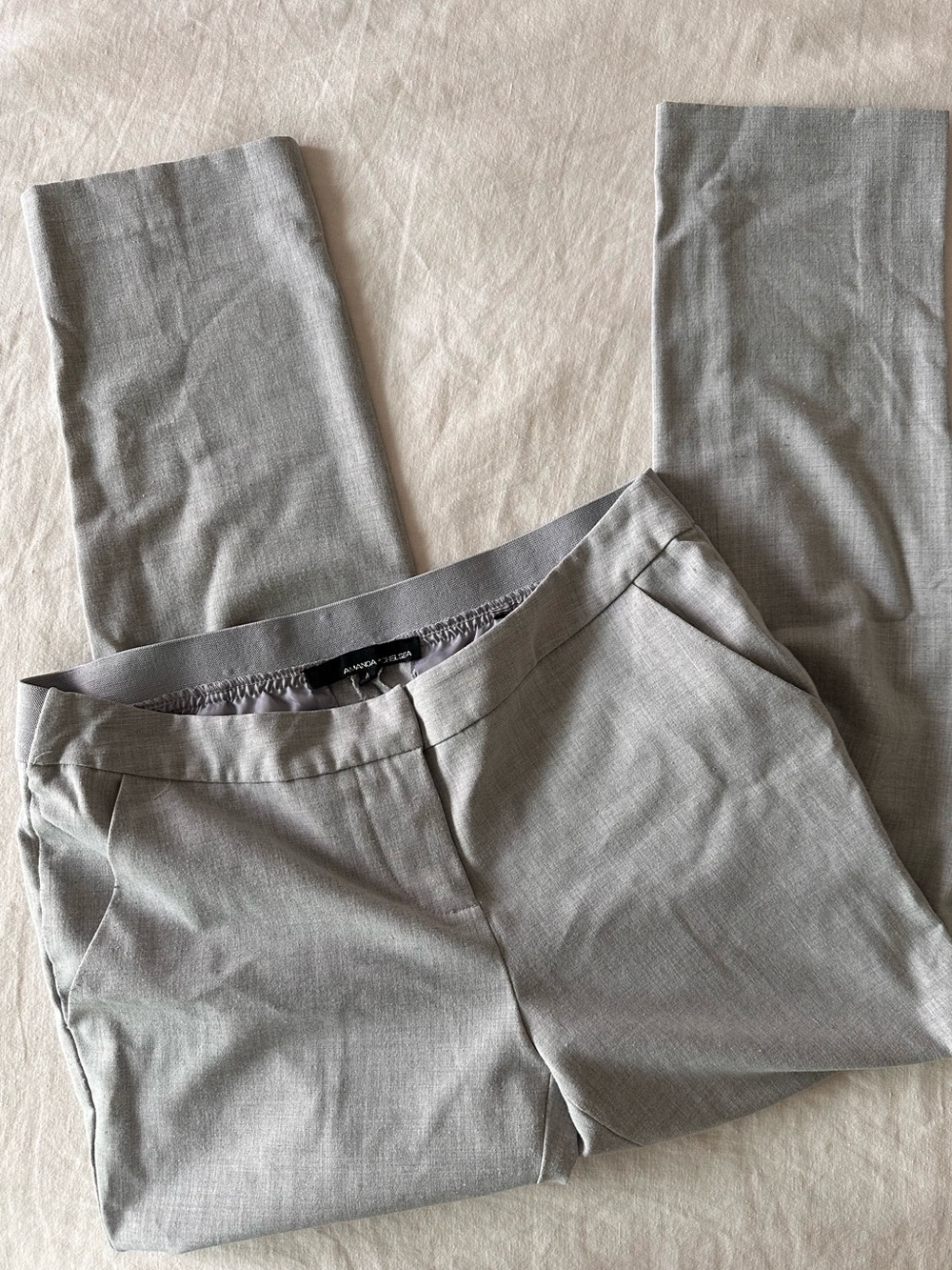Amanda + Chelsea - Light Gray Ankle Pants (size 4)